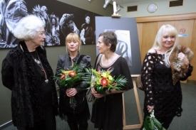 (zleva) Květa Fialová, Dana Batulková, Lenka Termerová a Kateřina Macháčková.