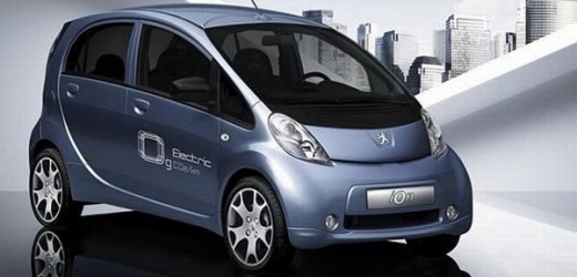 Peugeot iOn, elektromobil, který se brzy objeví i na českých silnicích.