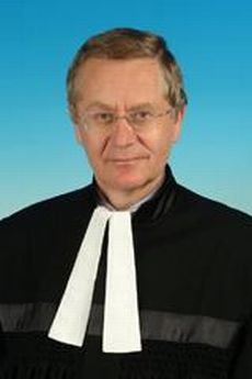 Místopředseda soudu Pavel Holländer byl v KSČ i v listopadu 1989.