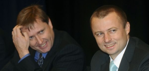 Ředitel ČT24 Roman Bradáč (vlevo) a šéfredaktor zpravodajství Karel Novák představili novinky v programu.