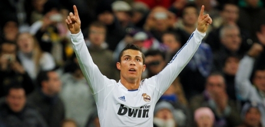 Cristiano Ronaldo si připsal už sedmnáctou trefu.