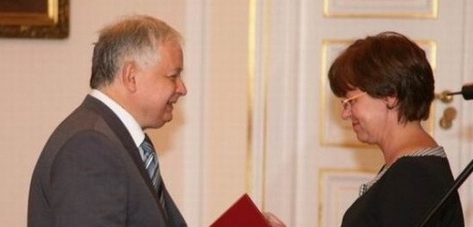 Před třemi roky vzal Kaczyński Joannu Kluzikovou-Rostkowskou do vlády, nedávno ji vyhodil i ze strany.