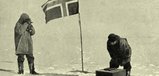 Roald Amundsen na jižním pólu. 