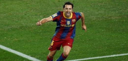 Záložník Barcelony Xavi Hernández.