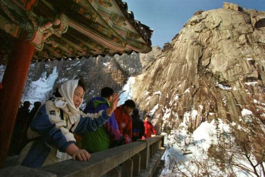 Jihokorejci se z Diamantové hory dívají k severním sousedům.