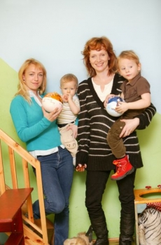 Aňa Geislerová a Tatiana Vilhelmová (vlevo) se svými syny.
