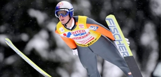 Thomas Morgenstern vyhrál závod Světového poháru ve skocích na lyžích v Engelbergu.