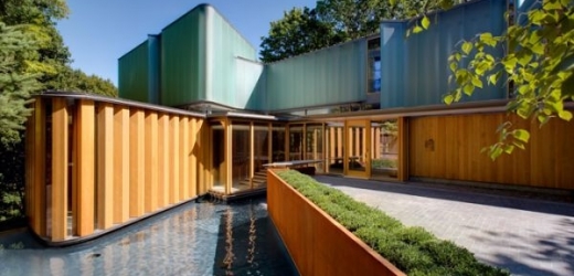 Integrální dům v Torontu navrhli Brigitte Shimová a Howard Sutcliffe.