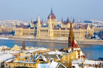 Maďarský parlament. Budou zde brzy poměry jako v Bělorusku?