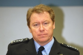 Vladislav Husák pracuje jako ředitel cizinecké policie.