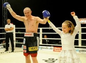 Boxer Lukáš Konečný s dcerou.