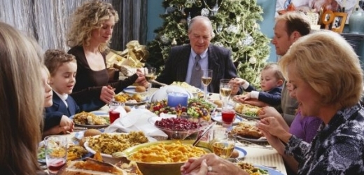 Podle lékařů nemocným prospívá, když tráví Vánoce s rodinou (ilustrační foto).