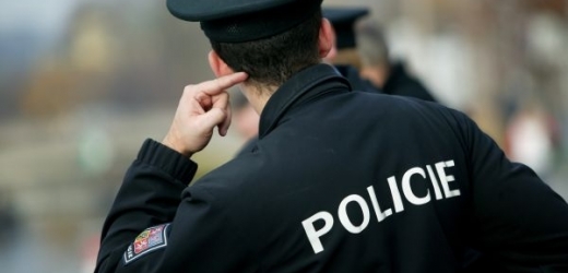 Policie stíhá muže za pronásledování ženy z Mladé Boleslavi.