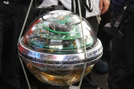 Detektor tvoří více než pět tisíc optických senzorů o velikosti basketbalového míče.