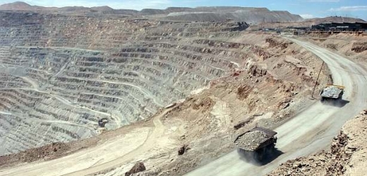 Výpadky v těžbě mědi vyhnaly cenu kovu na historické rekordy.