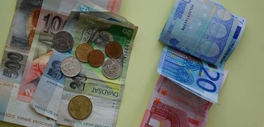 Slováci mají i po zavedení eura stále miliardy slovenských korun.