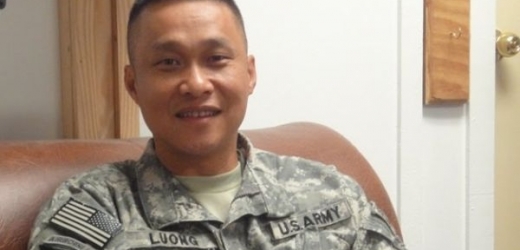 Plukovník US Army Viet Luong.