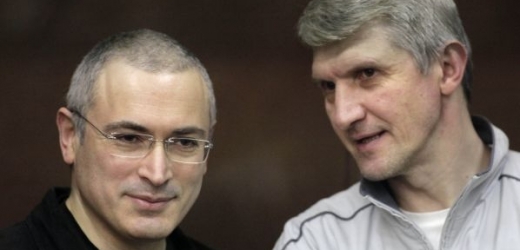 Chodorkovskij a Lebeděv u soudu.