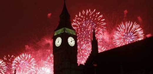 Britové vítali Nový rok o hodinu později než Češi.