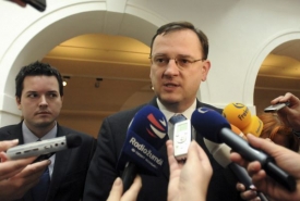 Premiér Petr Nečas označil prezidentův novoroční projev za státnické vystoupení.