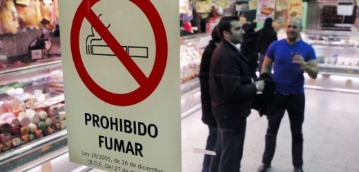 Ve Španělsku začal platit přísný protikuřácký zákon.