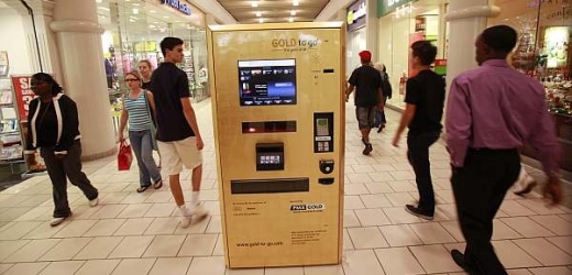 Automat na zlaté pruty a mince v americkém městě Boca Raton.