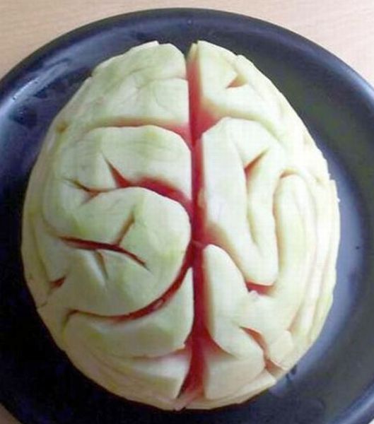 Netradiční pochutnání: lidský mozek z melounu.