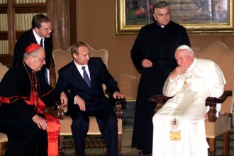 Ruský prezident Putin na návštěvě u Jana Pavla II. rolu 2000.