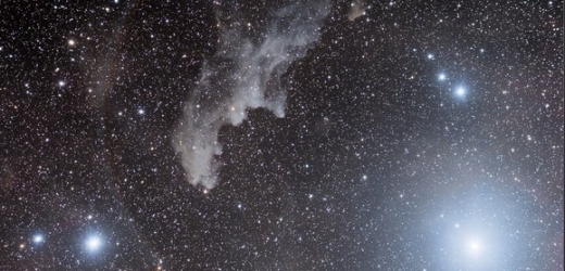 Mlhovina Hlava čarodějnice leží v těsné blízkosti souhvězdí Orion.