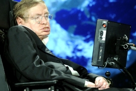 Stephen Hawking zastává názor, že vesmír mohl vzniknout samovolně, bez zásahu vyšší moci.