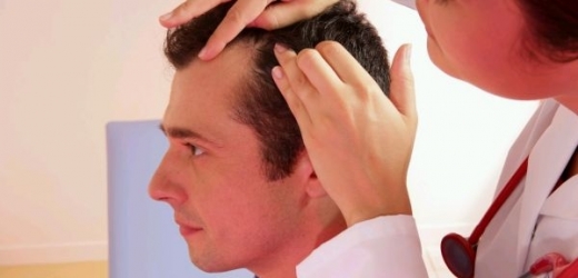 Plešatost se podle vědců dá vyléčit, stačí prý podpořit funkci buněk.