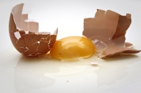 Britské úřady se snaží podezřelá vejce stáhnout z prodeje (ilustrační foto).