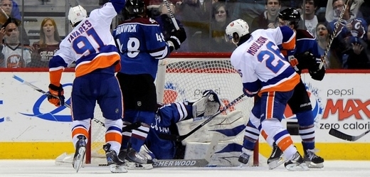 Hokejisté Colorada i přes tři góly Čechů doma podlehli slabým NY Islanders.