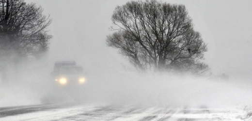 Řidičům komplikuje jízdu nepříznivé počasí (ilustrační foto).
