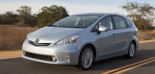Toyota Prius v přináší větší využitelnost a překvapuje velkým zavazadlovým prostorem.