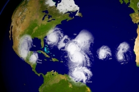Kombinovaný snímek zachycuje všech 12 loňských hurikánů nad Atlantikem.