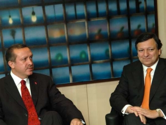Turecký premiér Erdogan a šéf EK Barroso v Bruselu.