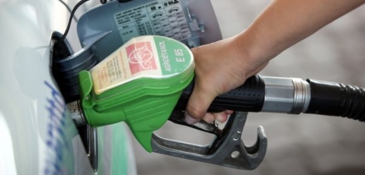Sasové jezdí pro levnější pohonné hmoty do Česka nebo Polska.