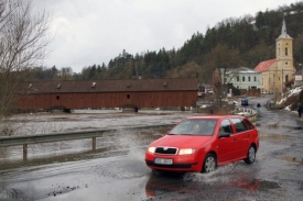 Třetí povodňový stupeň platí i v Karlovarském kraji.