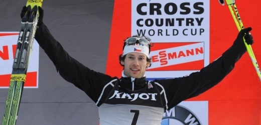 Sprinter Dušan Kožíšek oslavuje třetí místo.