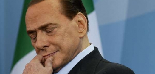 Já a platit za sex? Berlusconimu chutná mladé masíčko.