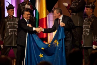 Maďaři slavnostně přebírají předsednictví EU.