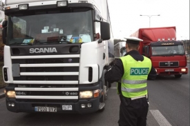 Řidiči nákladních automobilů budou více kontrolováni i na užívání drog.