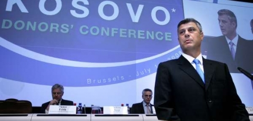 Kosovský premiér, bývalý a možná i současný mafián, na návště v Bruselu. 