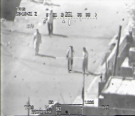 Manning zveřejnil mj. video z helikoptéry, jak útočí na bagdádské civilisty.