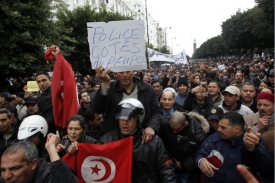 V Tunisku nadále pokračují protivládní demonstrace.