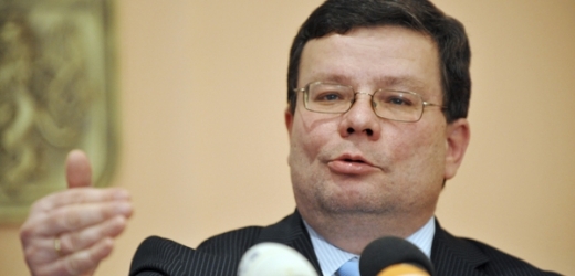 Ministr obrany Alexandr Vondra během svého prohlášení ke smlouvě s firmou Promopro.