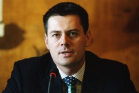 Karel Komárek tvrdí, že jeho skupina je jedním z věřitelů Sazky.