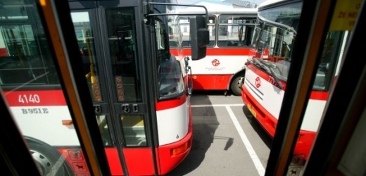 Po pražských ulicích budou jezdit voňavé autobusy.