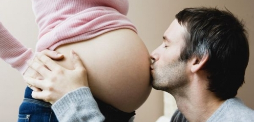 Těhotné ženy se podle kanadských lékařů sexu vyhýbat nemusejí.